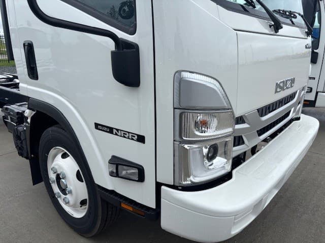 2025 Isuzu in Ankeny, IA — photo 11